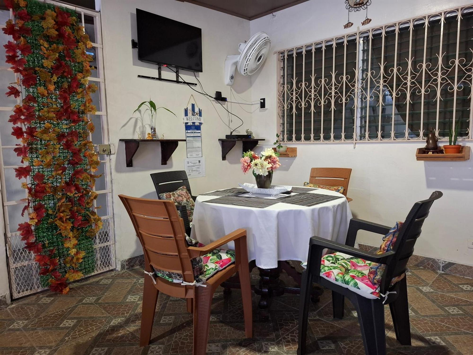 Lilia House 15 Minutos Aeropuerto Apartment Panama City Room photo